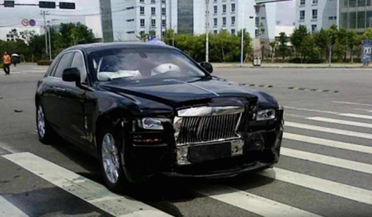 Rolls Royce Ghost crash