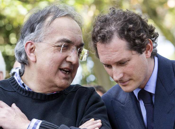 Sergio Marchionne e John Elkann che critica